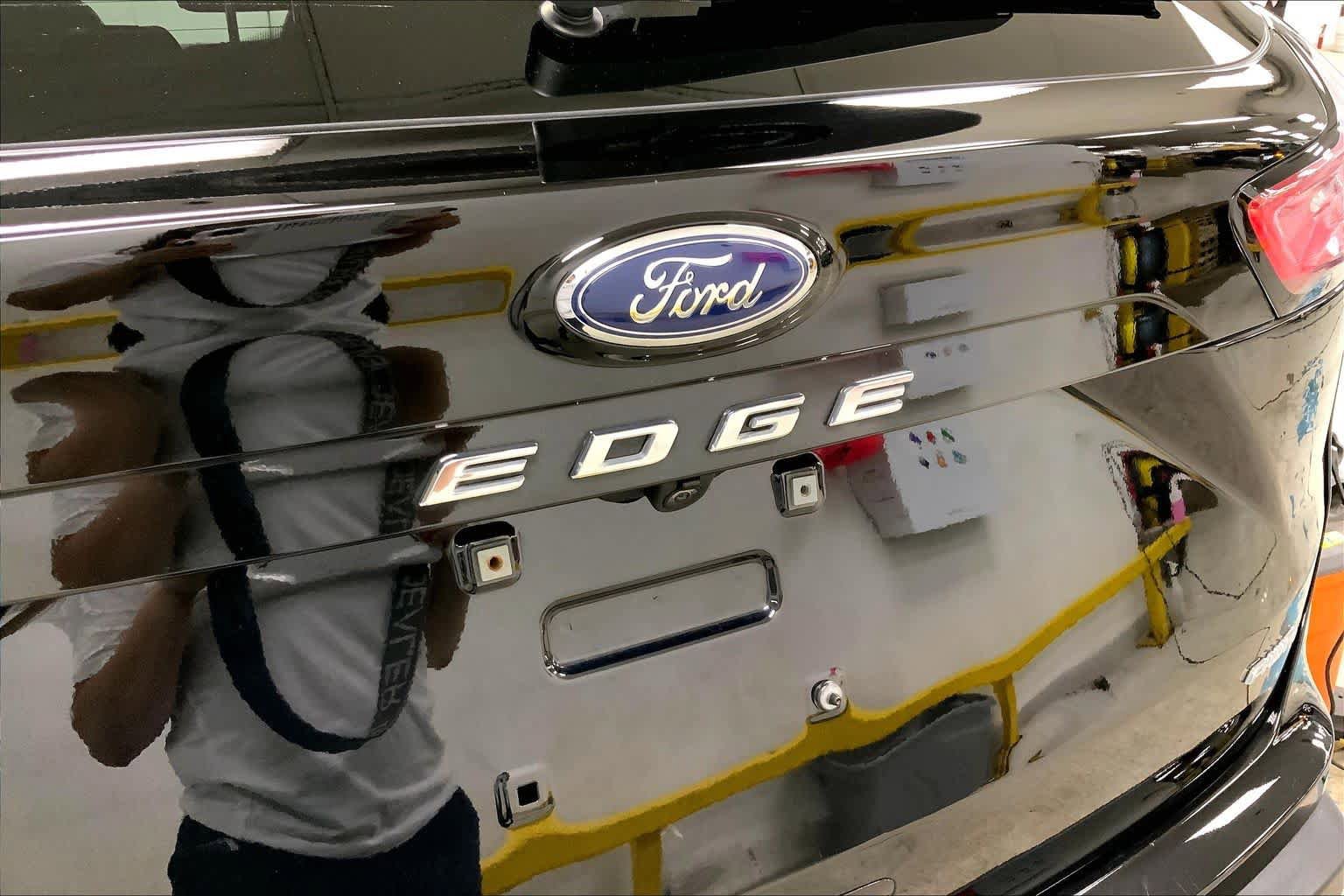 Used 2022 Ford Edge Titanium w/ Equipment Group 301A AWD/4WD image 10