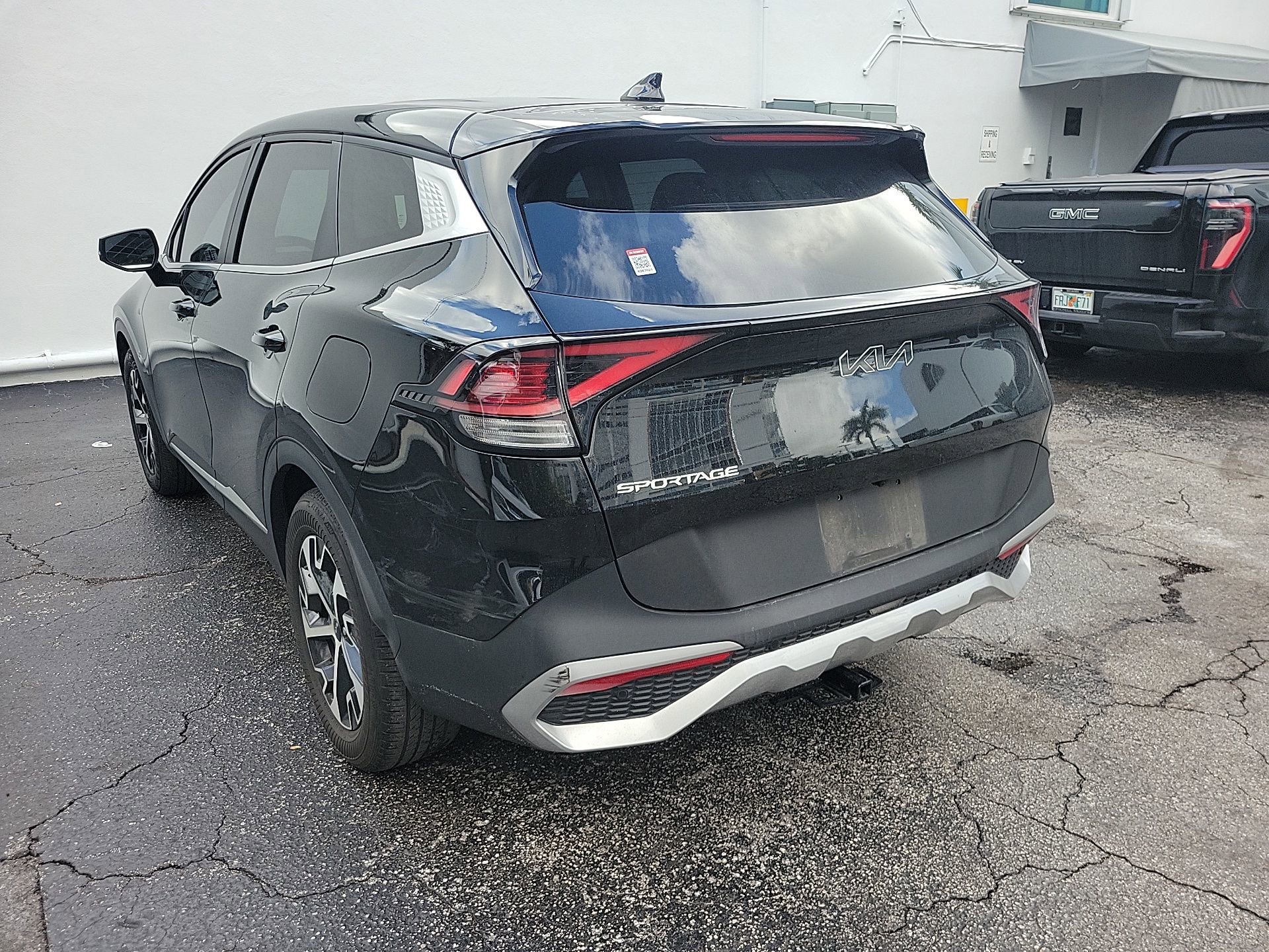 Used 2023 Kia Sportage EX image 13