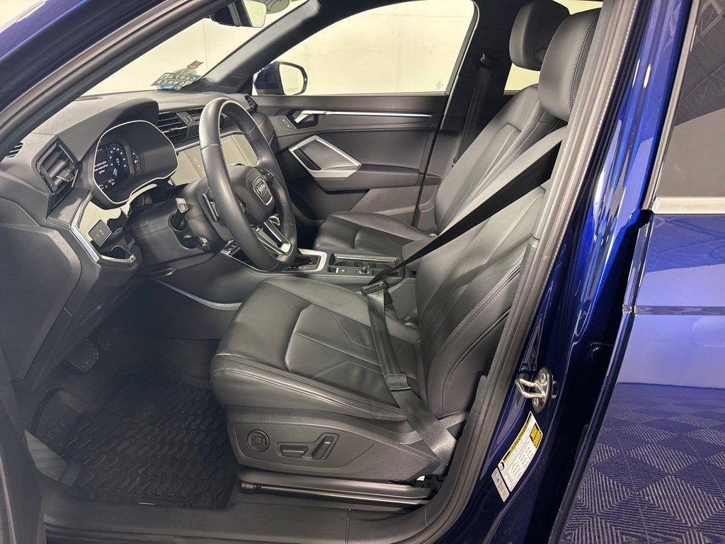Used 2024 Audi Q3 2.0T Premium Plus w/ Premium Plus Package image 16