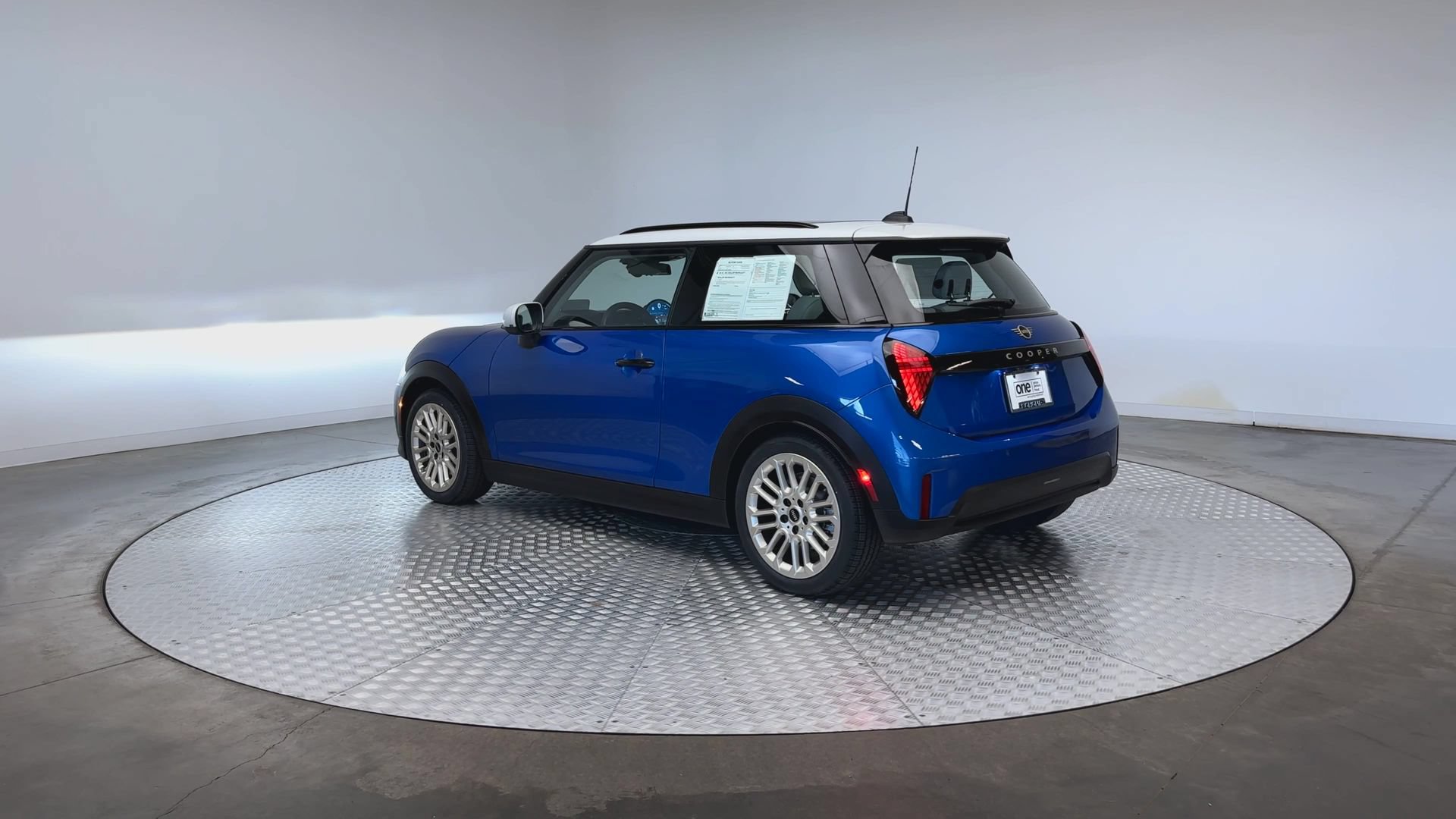 Used 2026 MINI Cooper 2-Door Hardtop FWD image 6