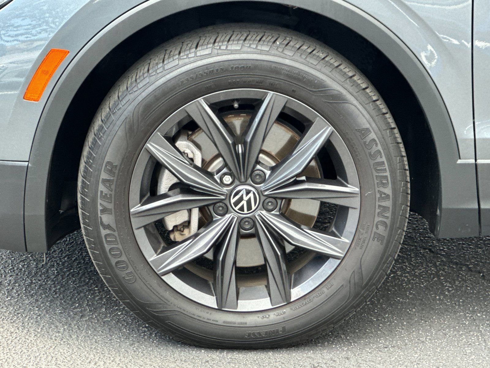 Used 2022 Volkswagen Tiguan SE FWD image 32