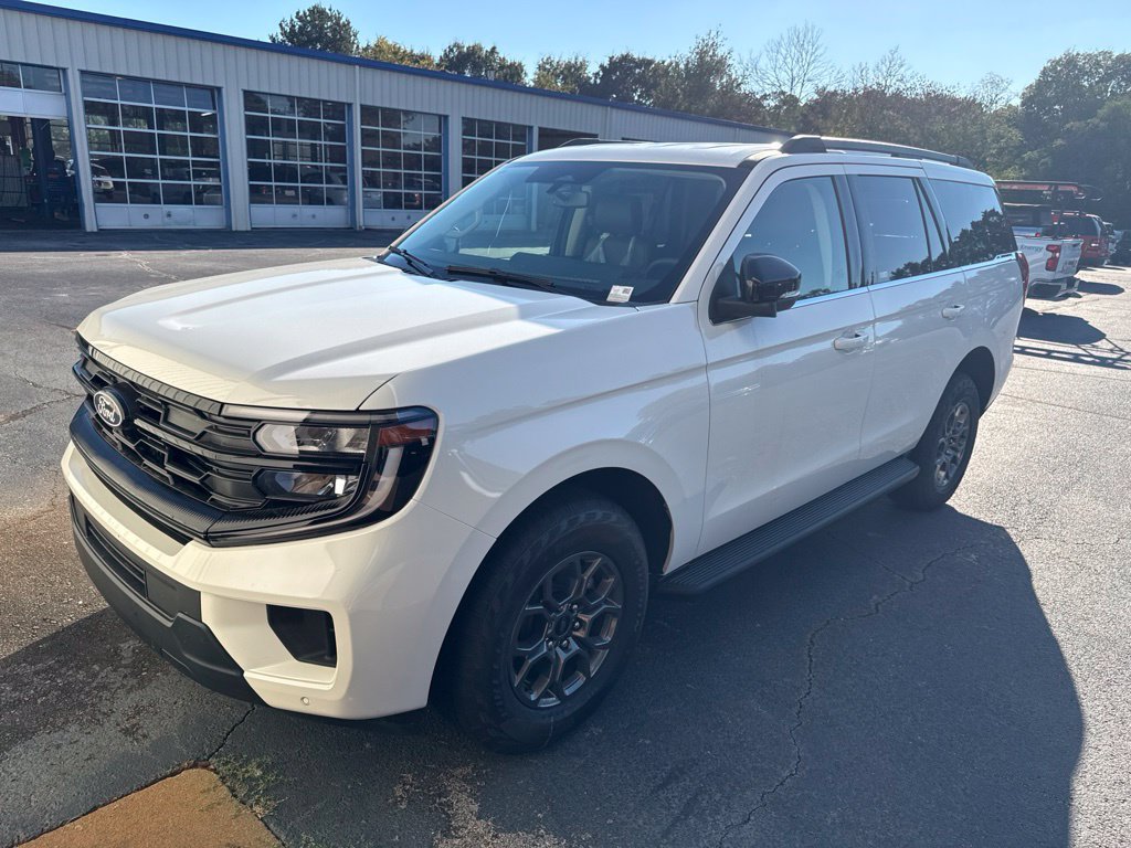 New 2027 Ford Expedition Active RWD image 2