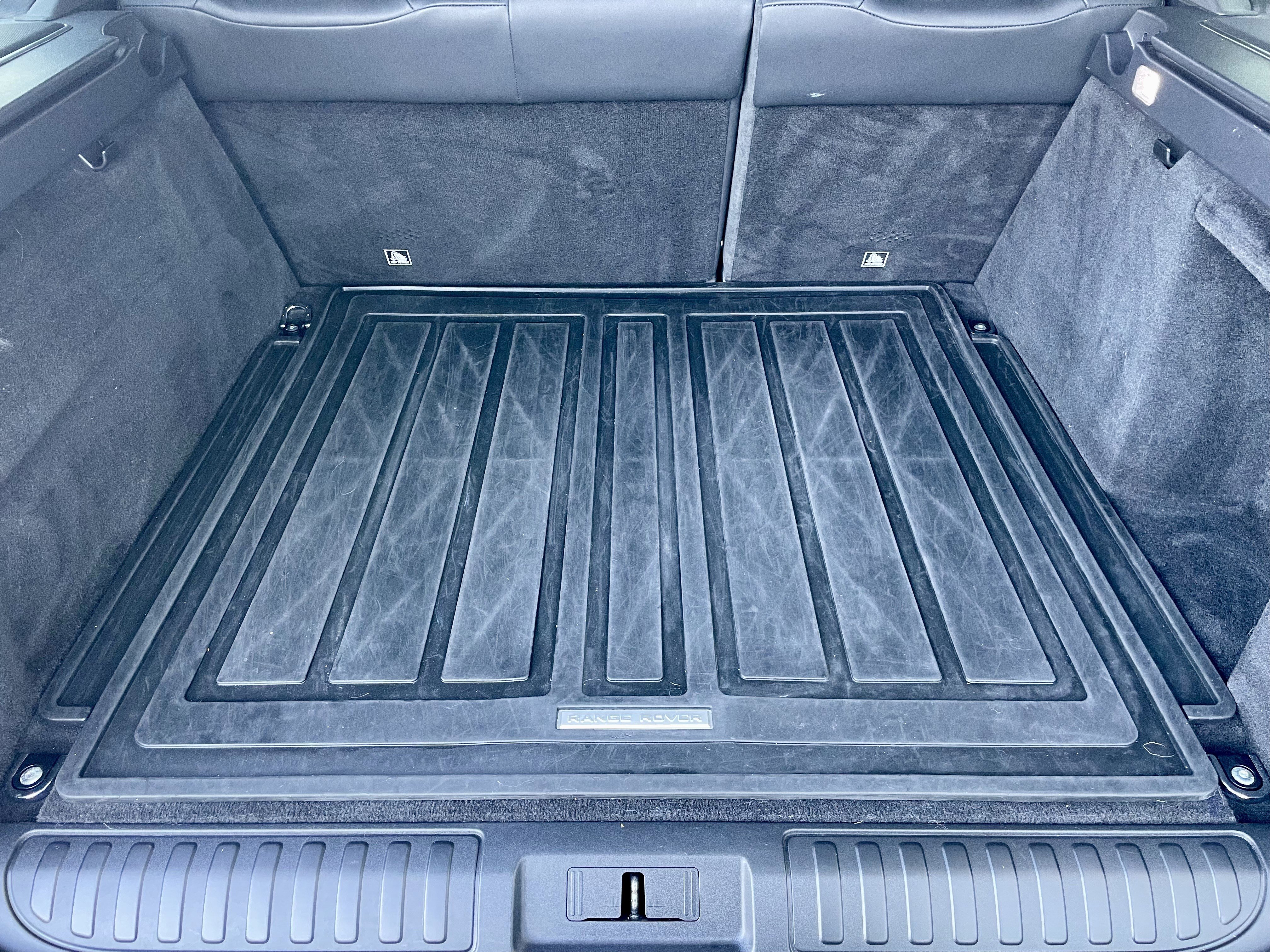 Used 2021 Land Rover Range Rover Sport SVR image 34