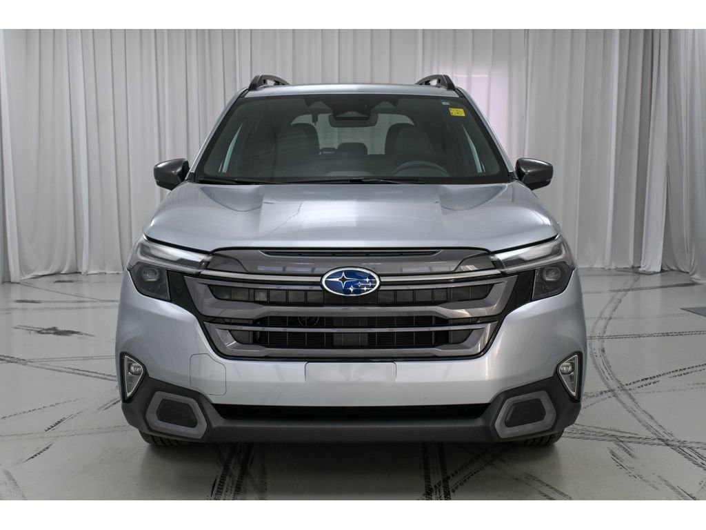 Used 2025 Subaru Forester Limited image 3