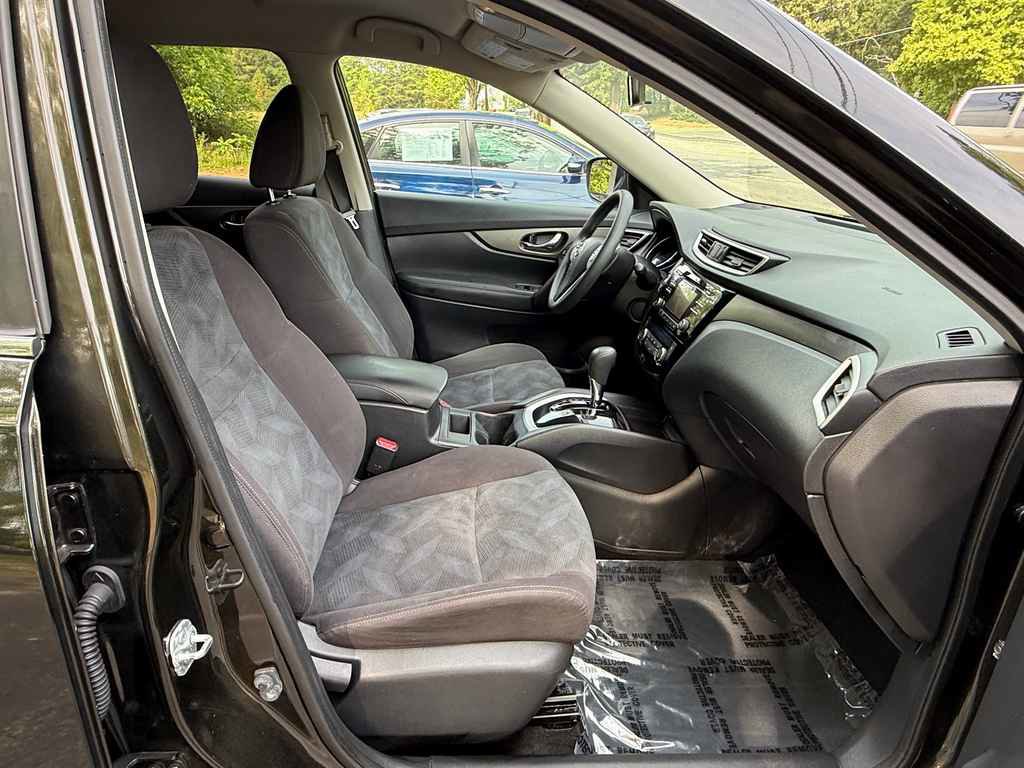Used 2016 Nissan Rogue SV FWD image 11
