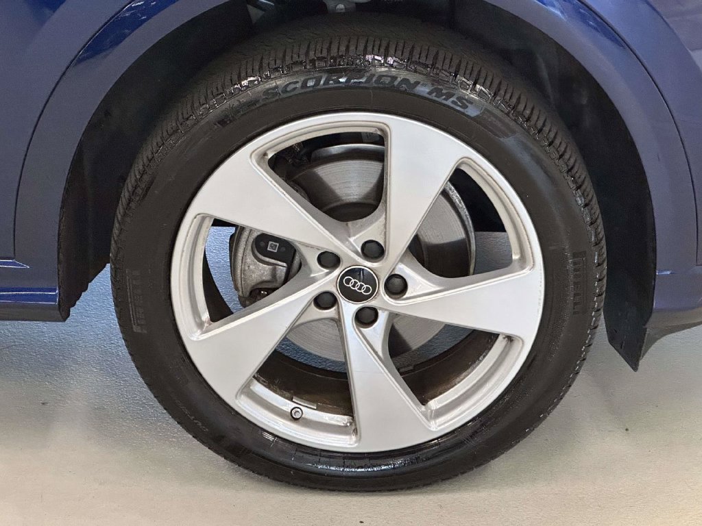 Used 2025 Audi Q5 Premium Plus w/ Premium Plus AWD/4WD image 9