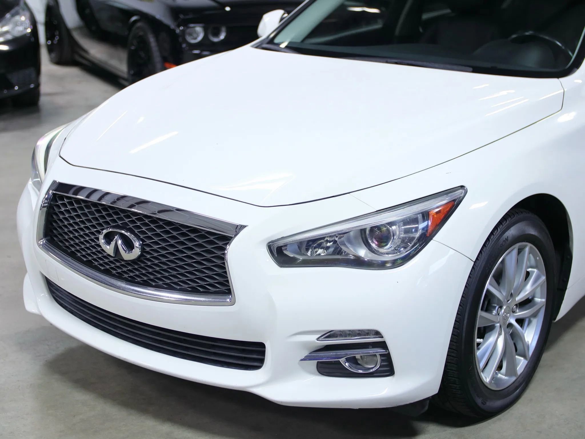 Used 2017 INFINITI Q50 2.0t w/ Moonroof Package image 5