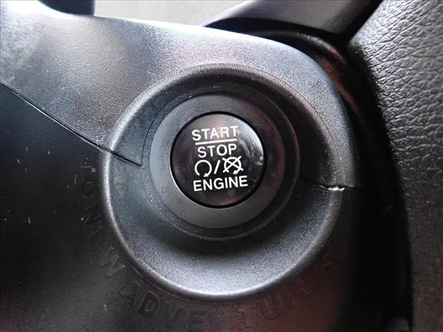 Used 2015 Jeep Renegade Latitude w/ Popular Equipment Group AWD/4WD image 17