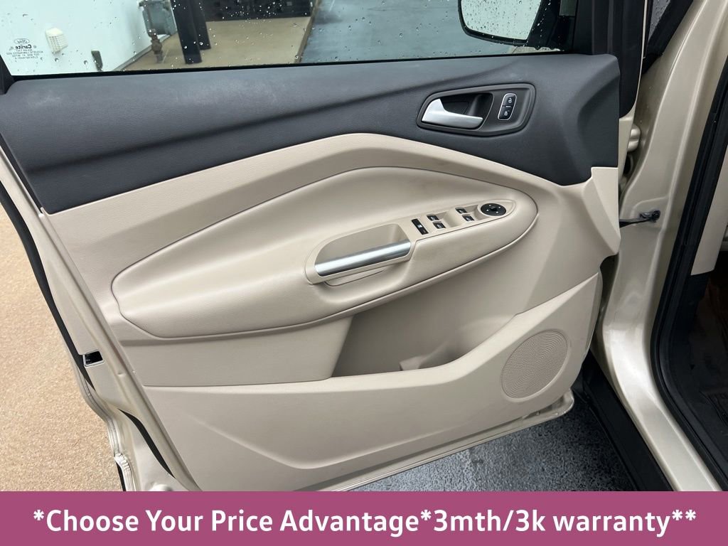 Used 2017 Ford Escape SE image 32