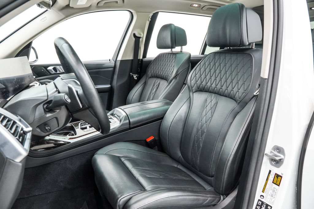Used 2026 BMW X7 xDrive40i AWD/4WD image 16