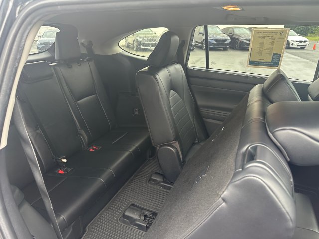 Used 2023 Toyota Highlander XLE AWD/4WD image 23