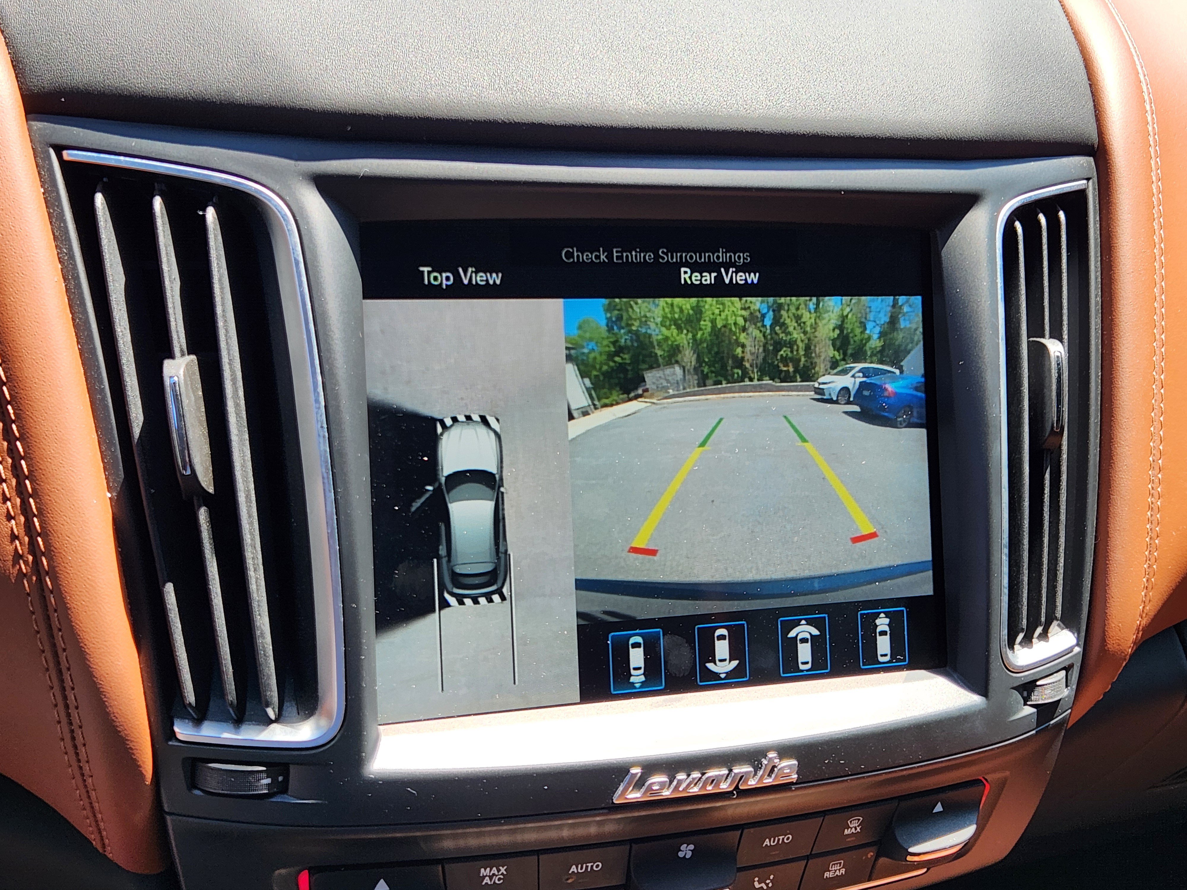 Used 2019 Maserati Levante GranLusso AWD/4WD image 27