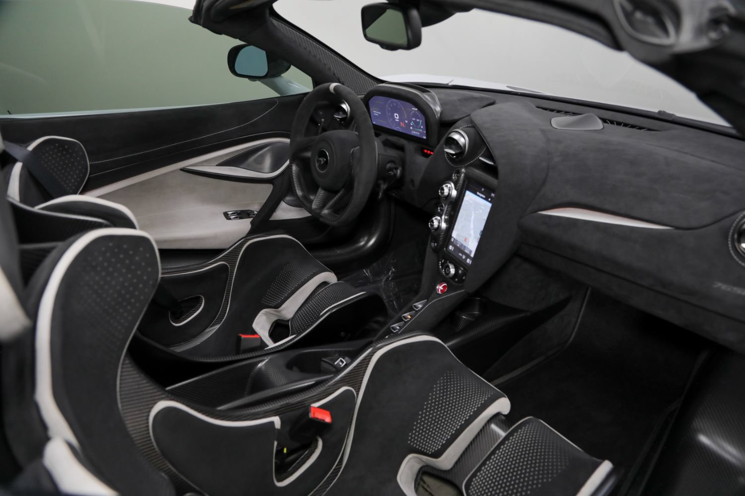 Used 2022 McLaren 765LT RWD image 35