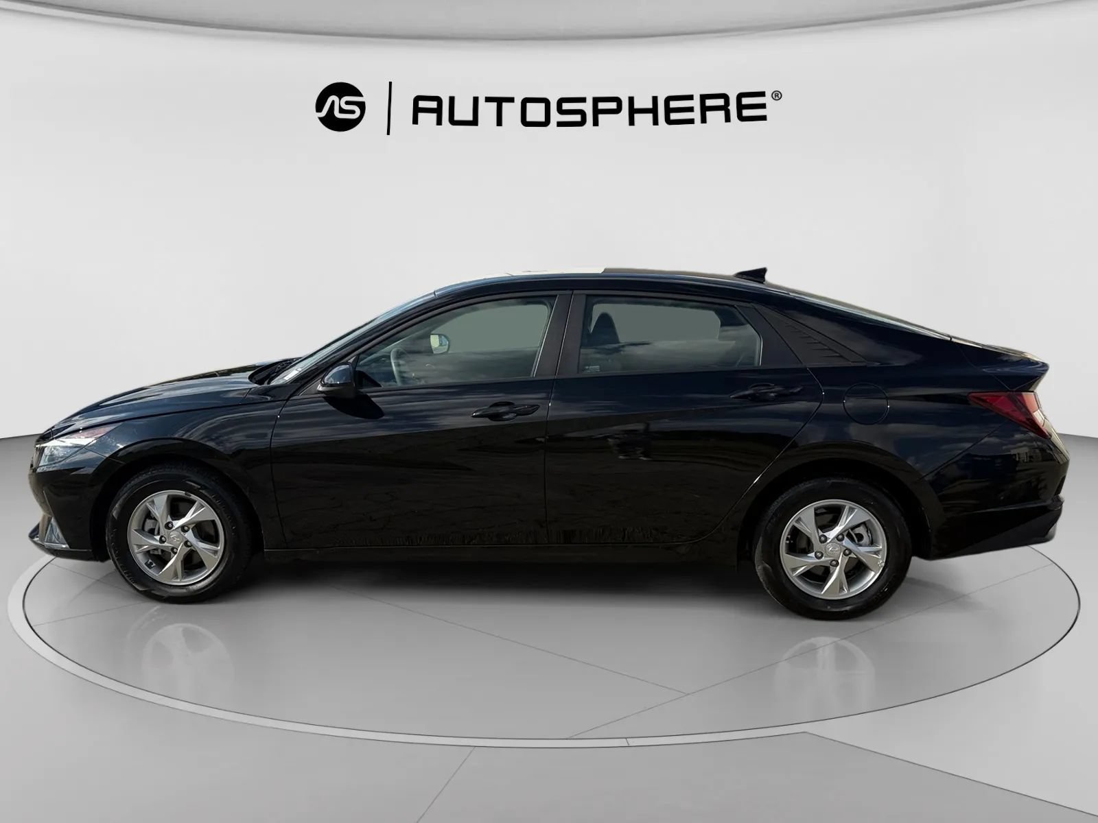 Used 2023 Hyundai Elantra SE w/ Preferred Accessory Package FWD image 4
