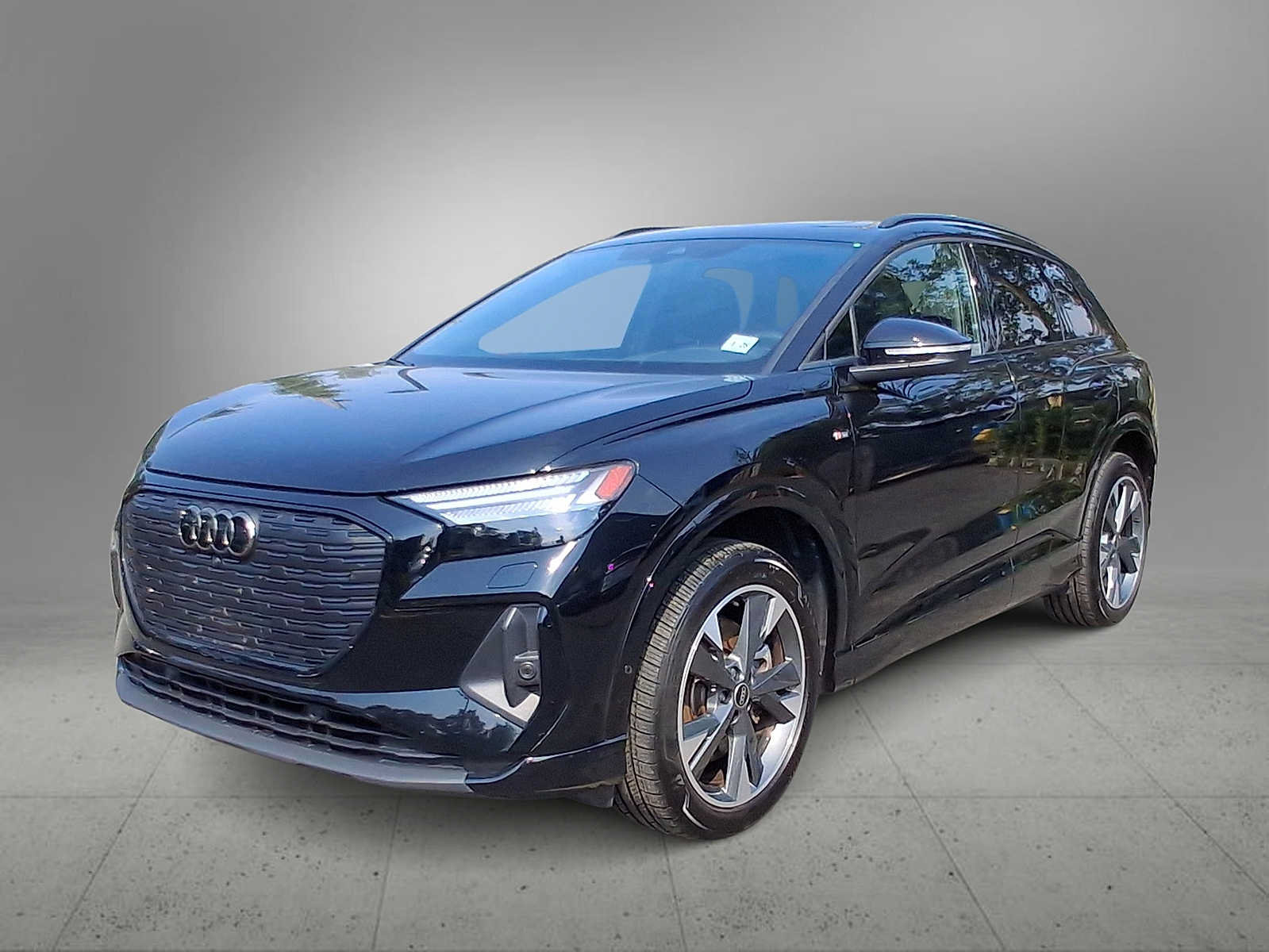 Used 2023 Audi Q4 e-tron Prestige w/ Black Optic Package AWD/4WD image 4