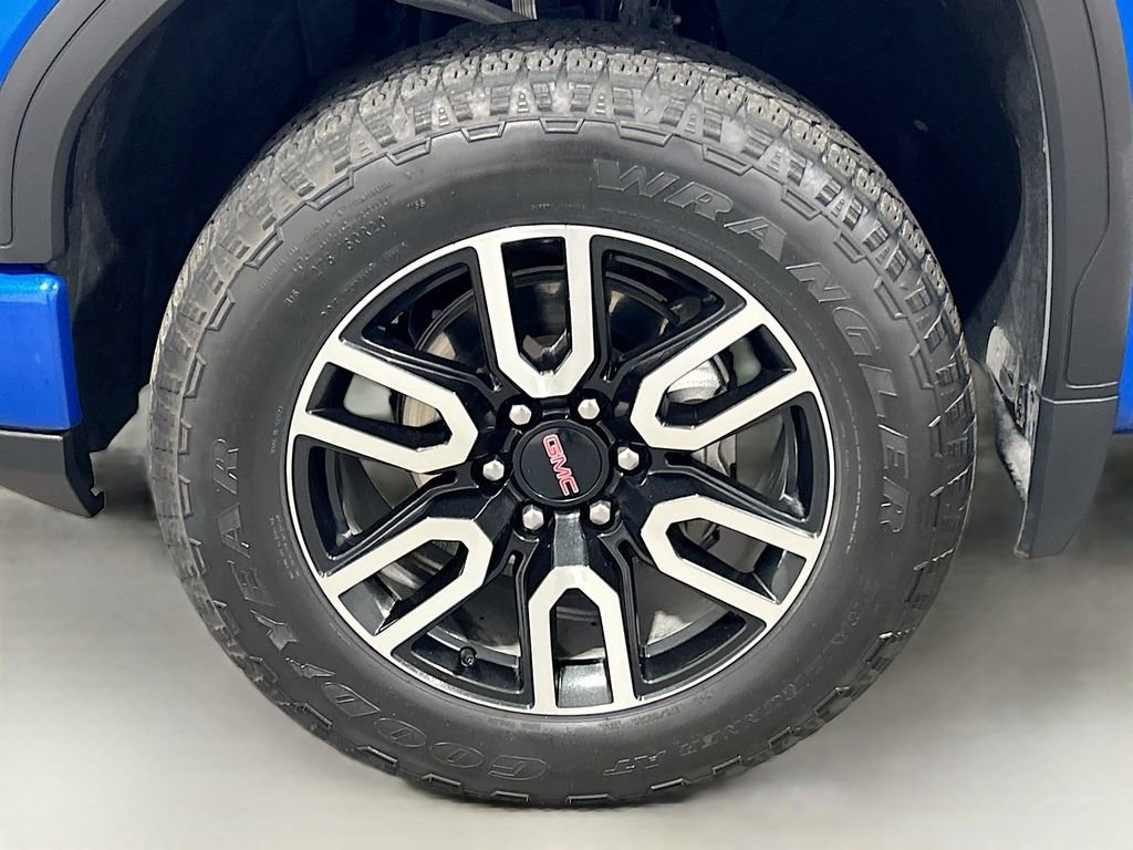 Used 2024 GMC Sierra 1500 AT4 w/ Technology Package image 30