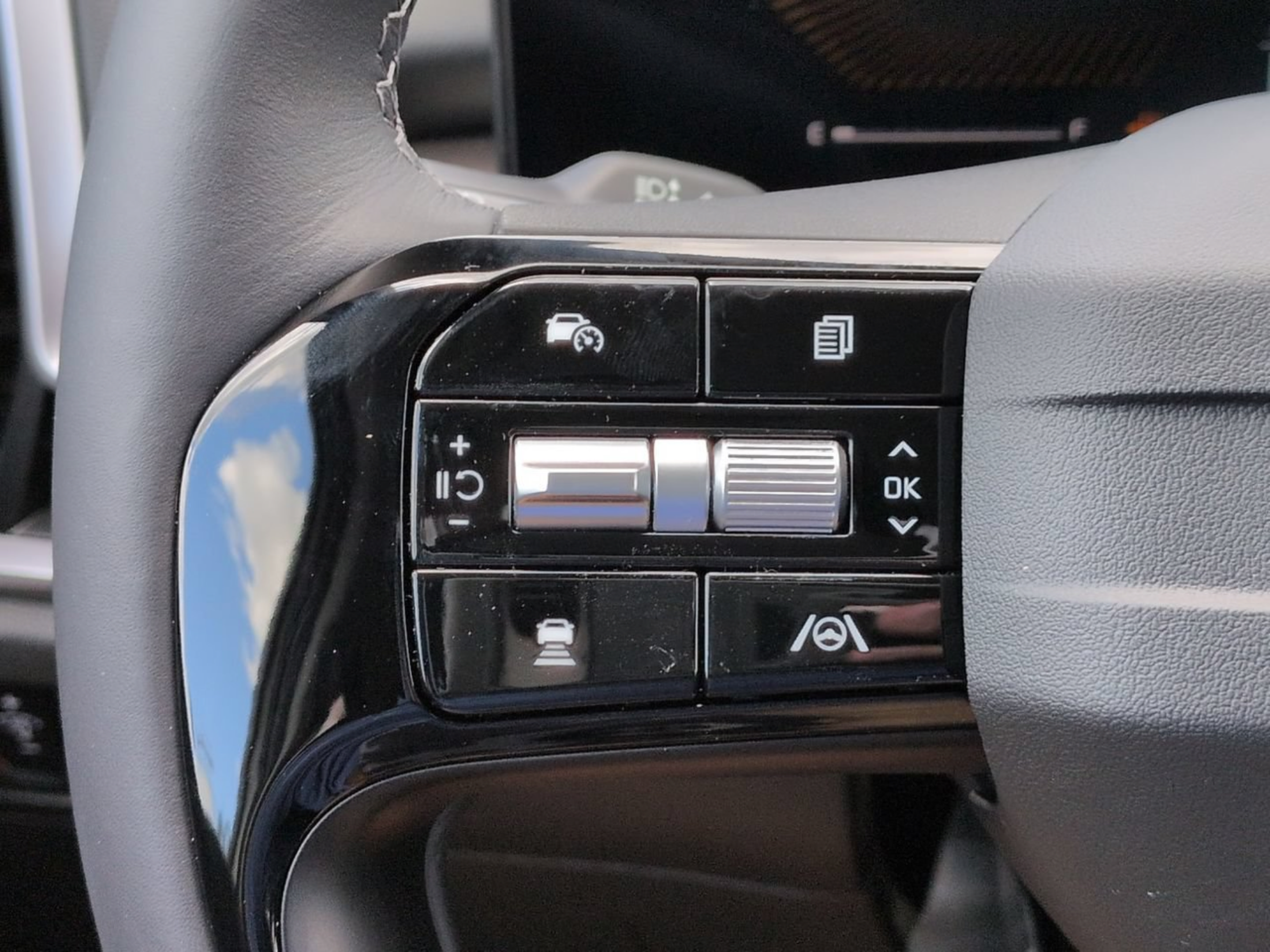 New 2026 Kia Sorento LX FWD image 35