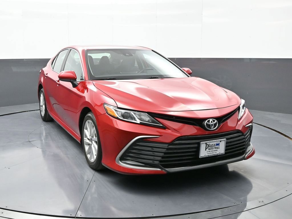 Certified 2023 Toyota Camry LE image 3