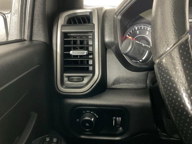 Used 2024 RAM 2500 Tradesman w/ Chrome Appearance Group image 17