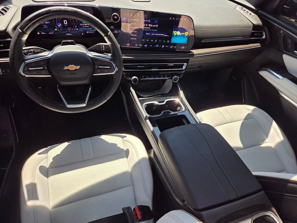 Certified 2025 Chevrolet Traverse High Country AWD/4WD image 11