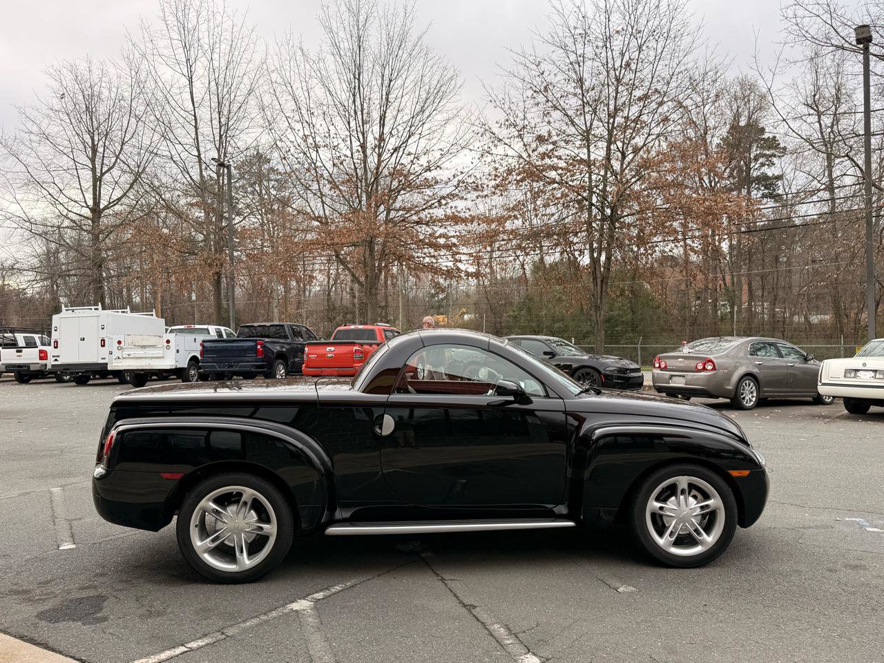 Used 2003 Chevrolet SSR w/ Preferred Equipment Group RWD image 4