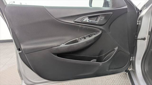 Used 2022 Chevrolet Malibu LT FWD image 13
