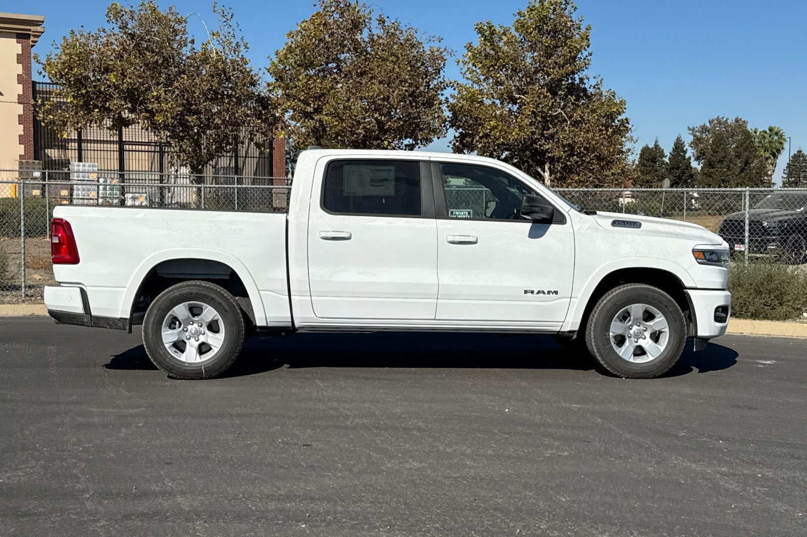 New 2027 RAM 1500 4x4 Crew Cab image 2