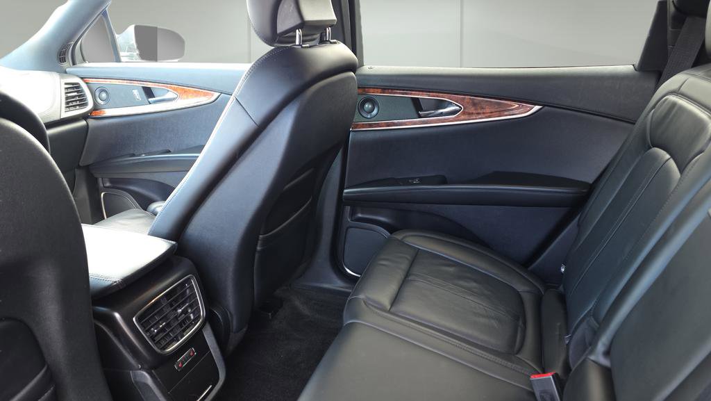 Used 2020 Lincoln Nautilus Reserve w/ Equipment Group 201A image 16