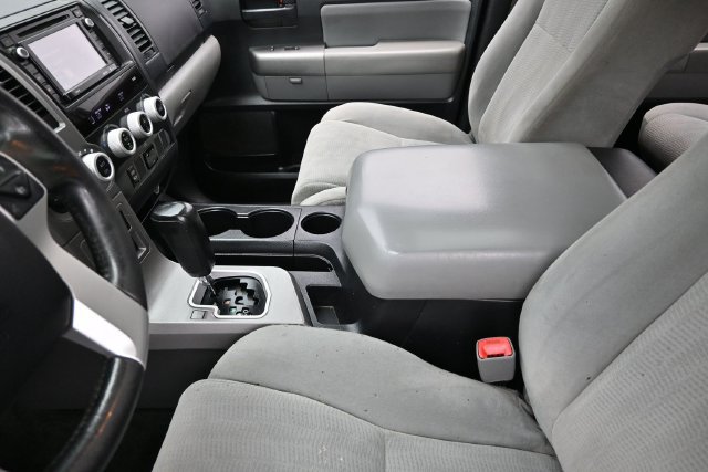 Used 2017 Toyota Sequoia SR5 AWD/4WD image 25