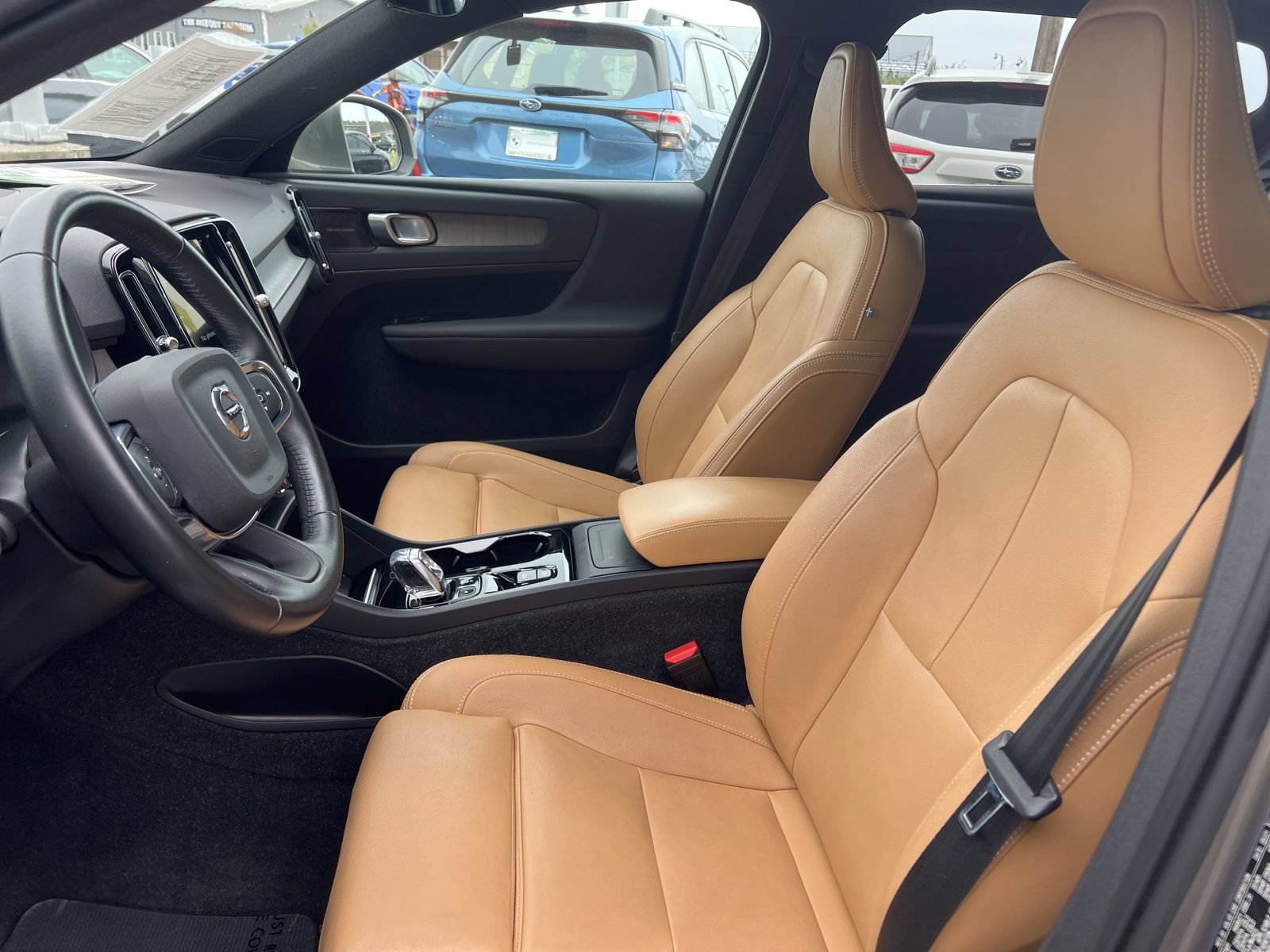 Used 2021 Volvo XC40 T4 Inscription FWD image 19