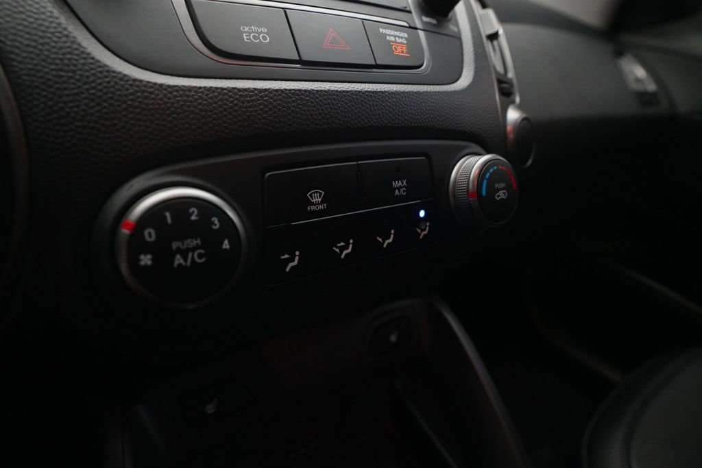 Used 2015 Hyundai Tucson SE AWD/4WD image 22