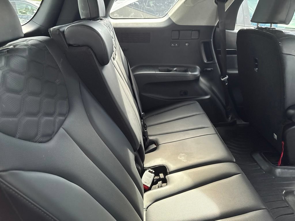 Used 2022 Hyundai Palisade Limited FWD image 17