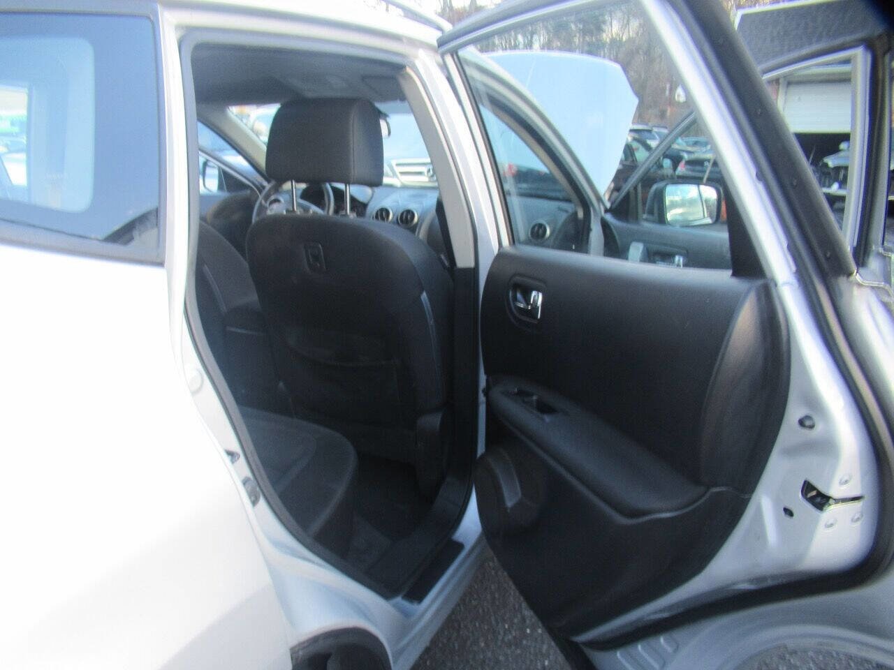Used 2014 Nissan Rogue S w/ Convenience Package AWD/4WD image 27