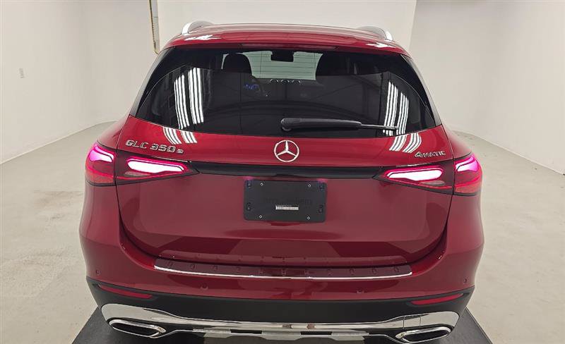 Used 2025 Mercedes-Benz GLC 350e 4MATIC image 5