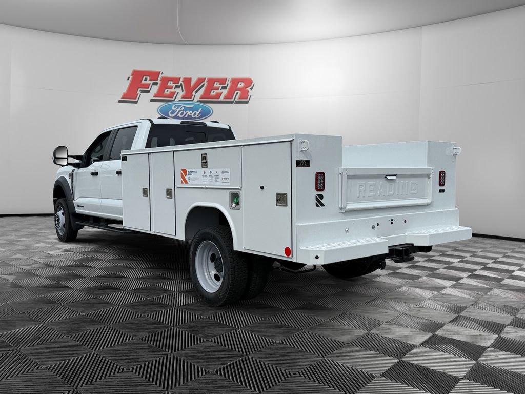 New 2026 Ford F550 4x4 Crew Cab image 3