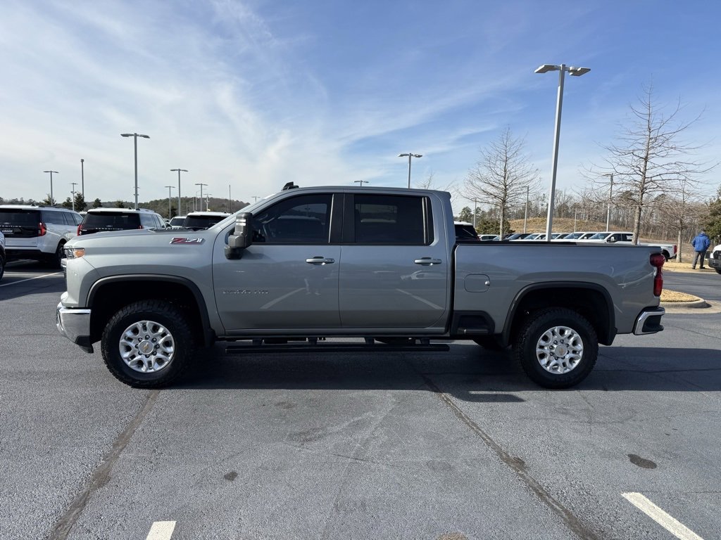 Used 2024 Chevrolet Silverado 2500 LT image 4