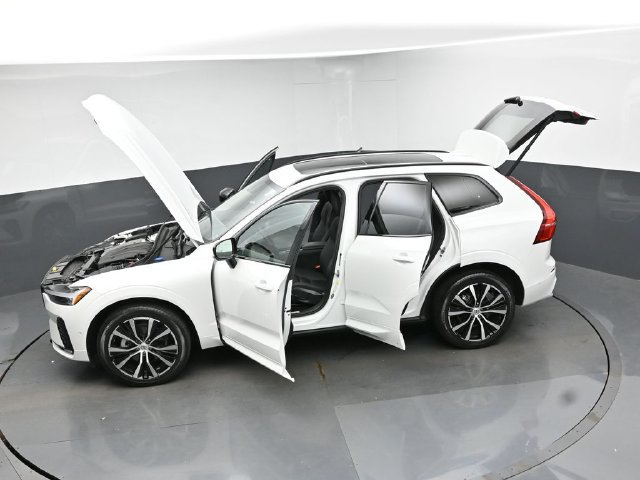 Used 2024 Volvo XC60 B5 Plus w/ Protection Package Premier AWD/4WD image 46