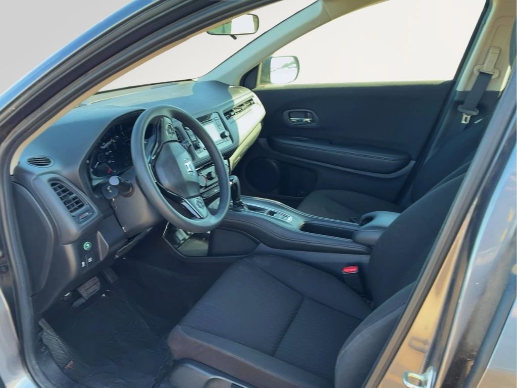 Used 2017 Honda HR-V LX image 11