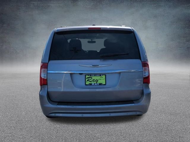Used 2014 Chrysler Town & Country Touring-L w/ Driver Convenience Group image 8
