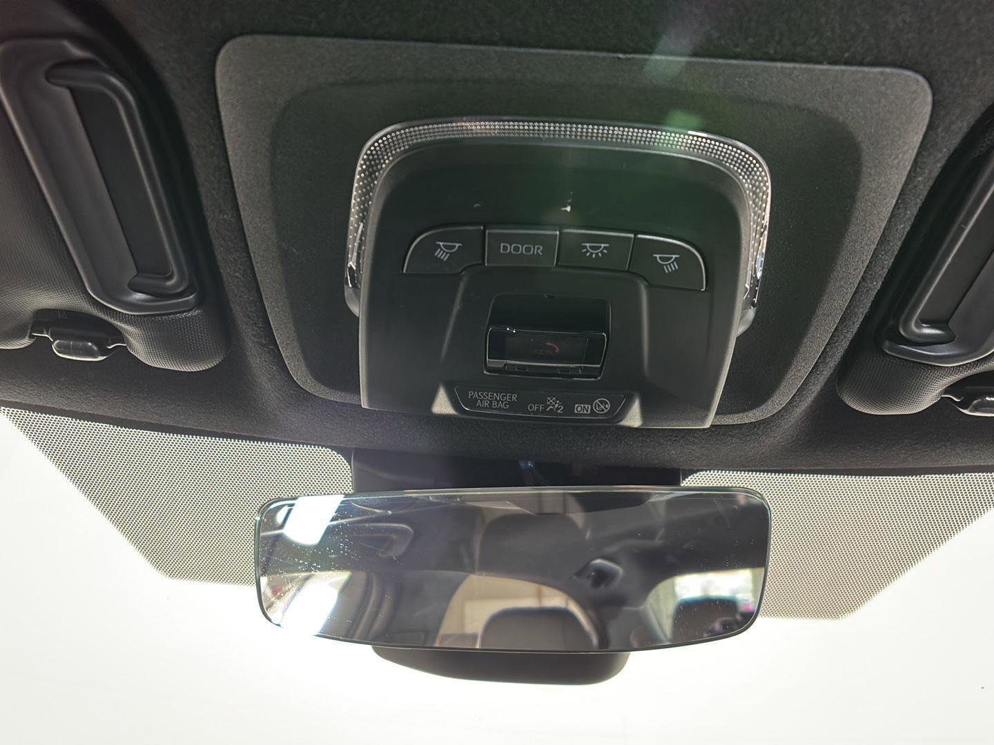 Used 2023 Toyota Corolla SE FWD image 27