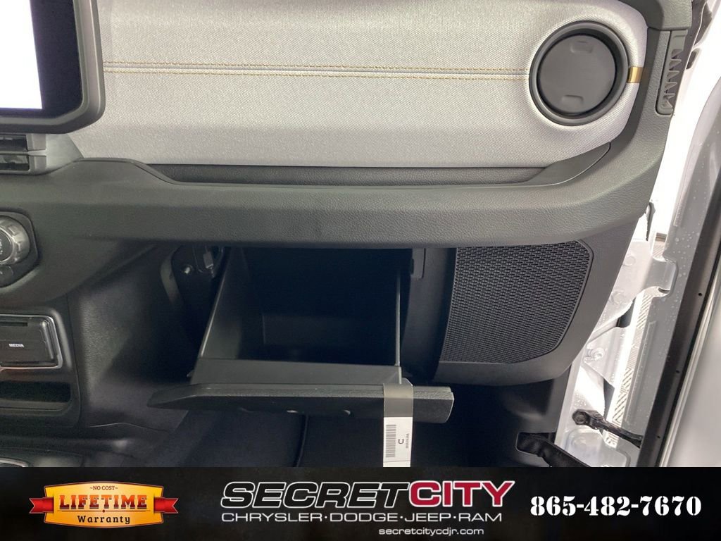 New 2025 Jeep Gladiator Sport image 31