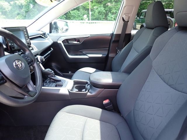 Certified 2021 Toyota RAV4 XLE w/ Convenience Package AWD/4WD image 15