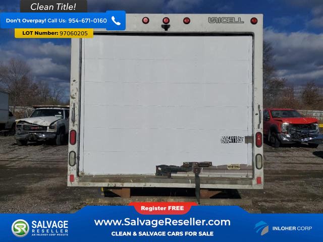 Used 2017 Chevrolet Express 3500 Extended image 8