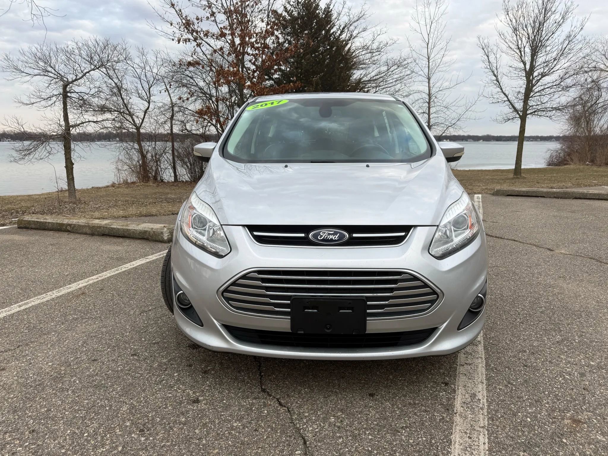 Used 2017 Ford C-MAX Titanium image 2