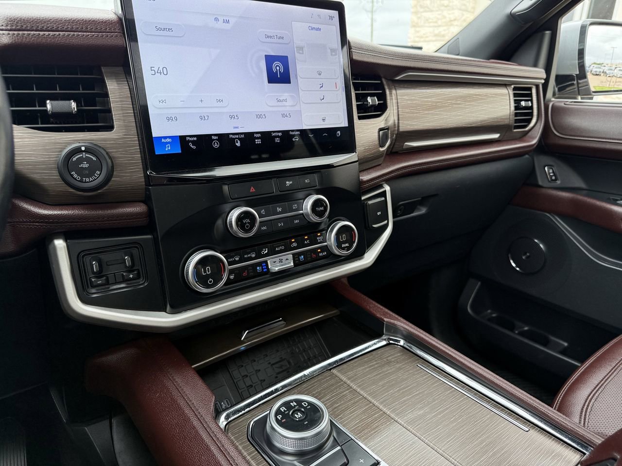 Used 2023 Ford Expedition Max Limited image 17
