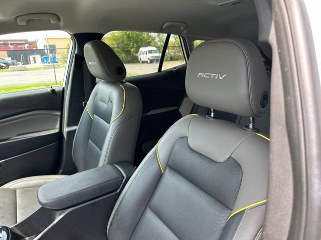 Used 2025 Chevrolet Trax ACTIV FWD image 8