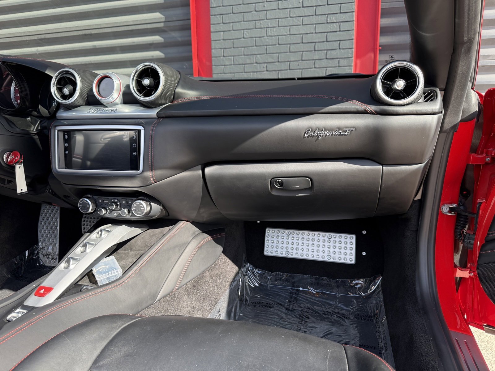 Used 2016 Ferrari California T image 18