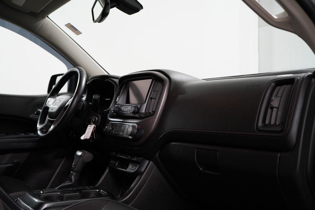 Used 2015 GMC Canyon SLE w/ All-Terrain Package AWD/4WD image 35