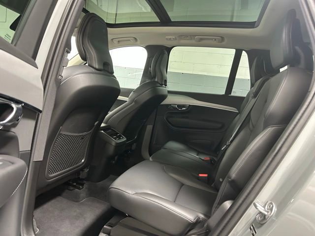 Used 2025 Volvo XC90 B5 Core image 13