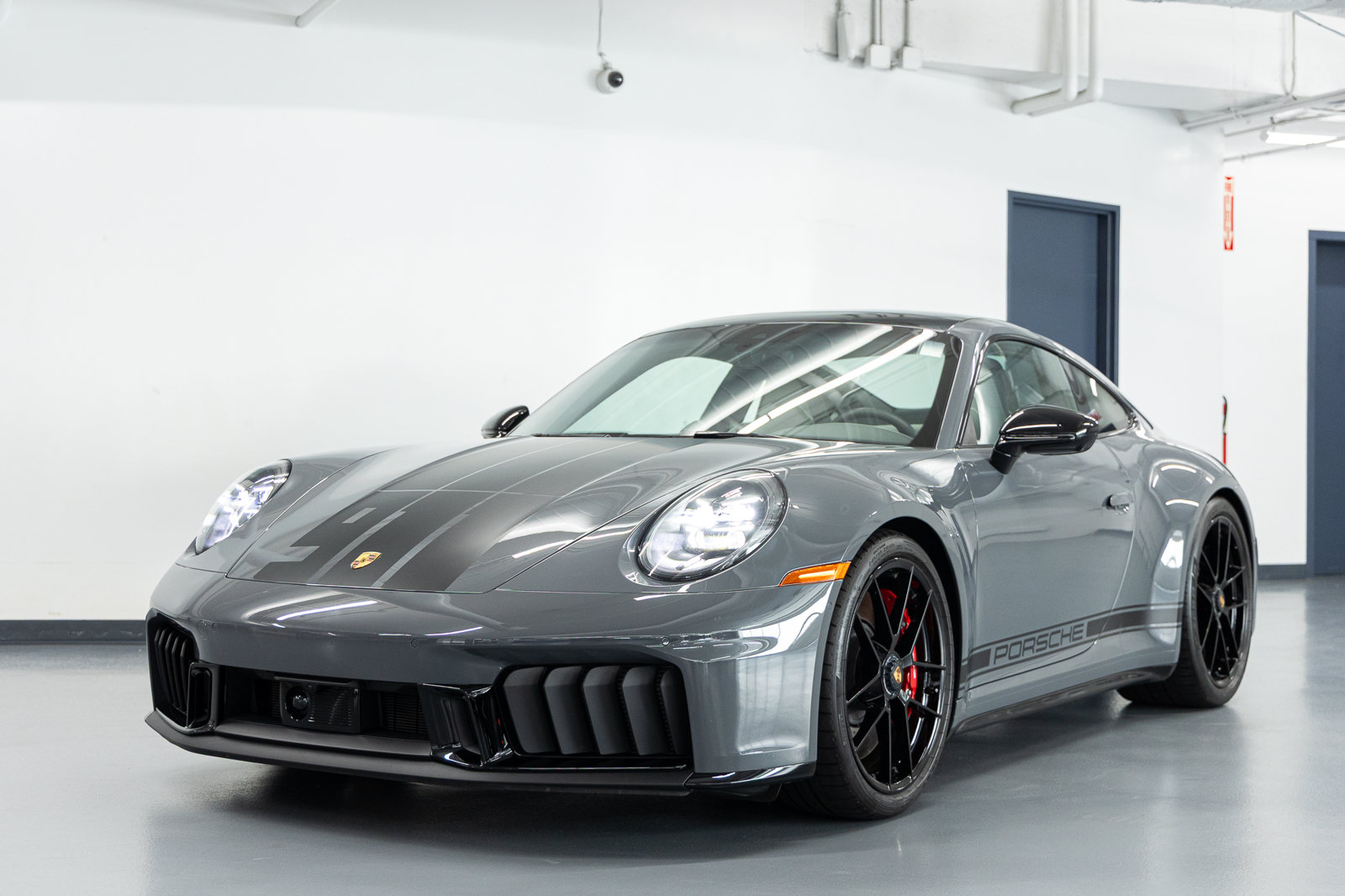 Used 2026 Porsche 911 Carrera GTS RWD image 2